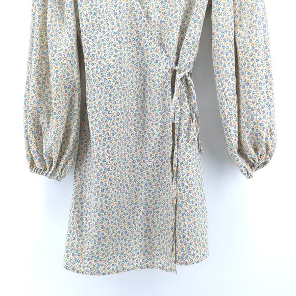 Glamorous ASOS Cream V Neck Tea Micro Floral Print Wrap-Tie Waist Mini Dress 4 - Picture 3 of 13